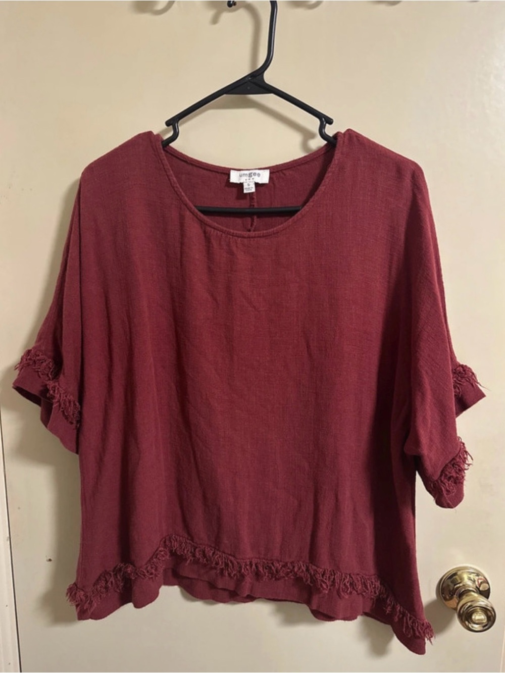 Umgee Burgundy Linen Blend Fringe Hem Top - Picture 4 of 5
